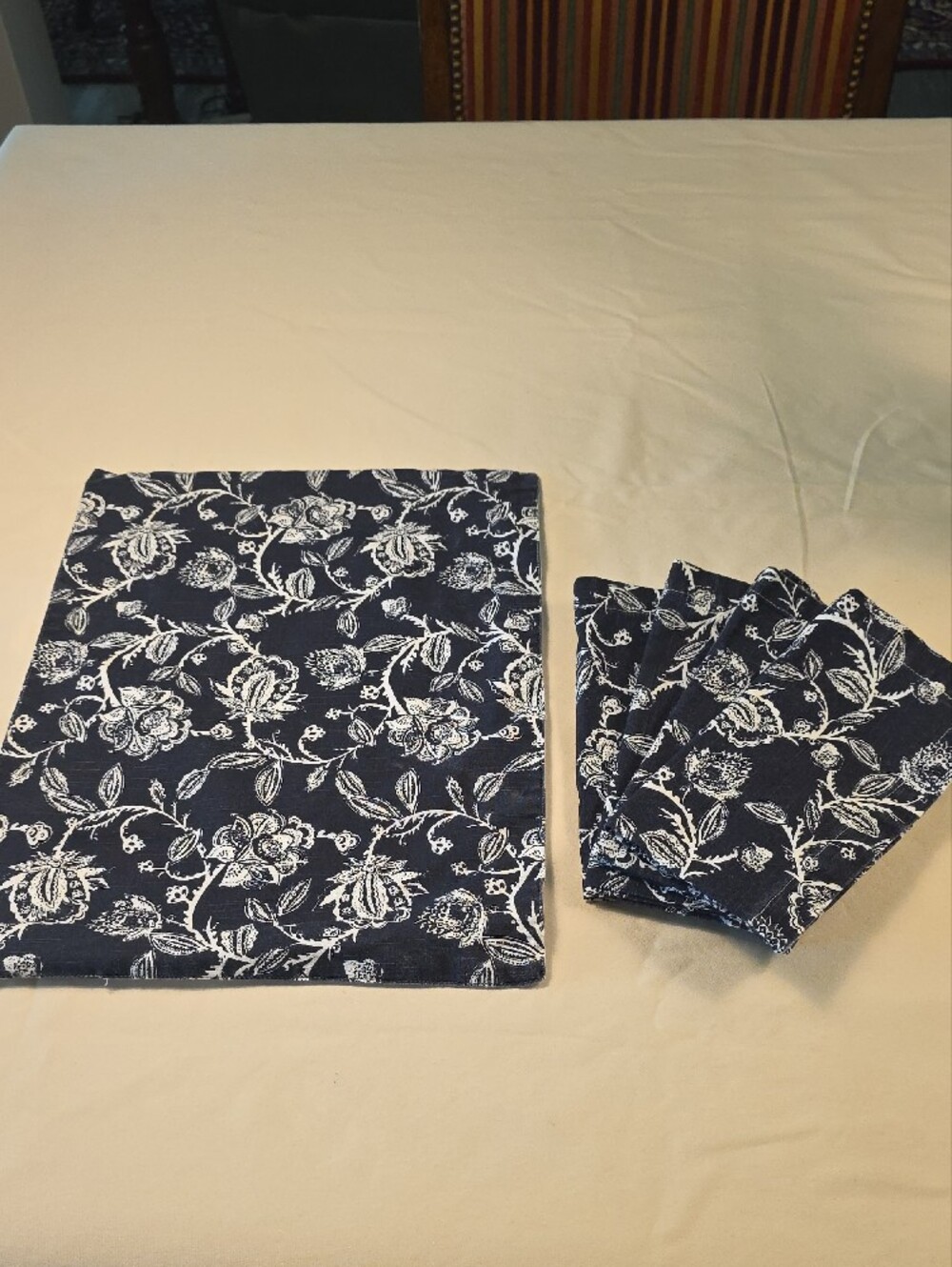 Southern Living Navy/White 100% Cotton Place Mat/Napkin Set Of 4. 3 Sets availa